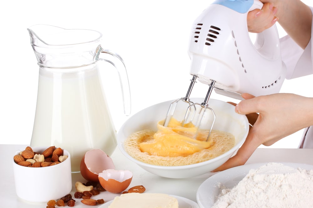 How to use a hand mixer