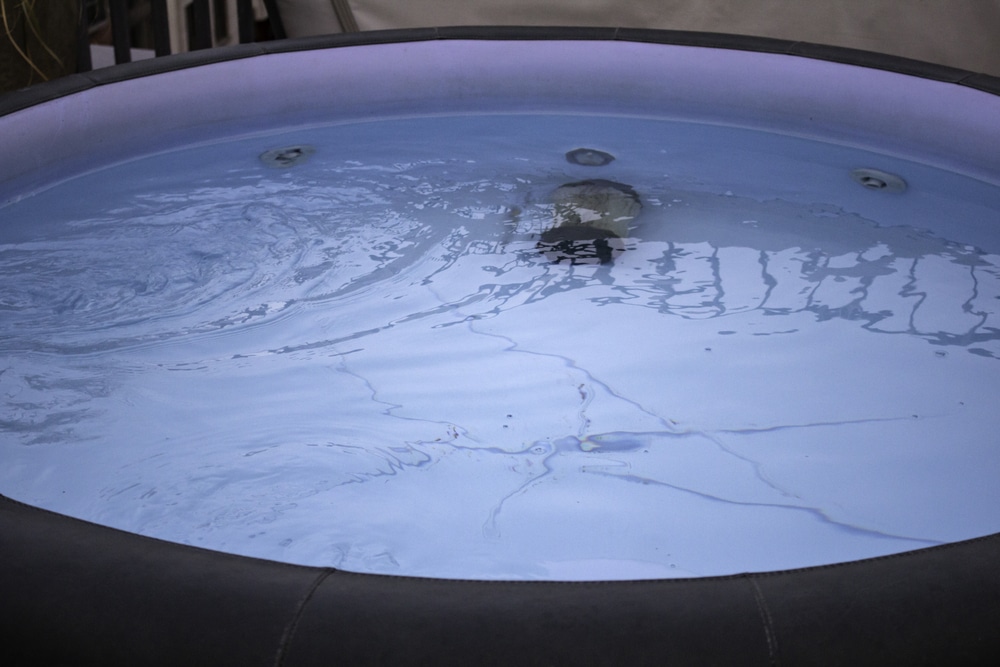 How to Clean Mould From an Inflatable Hot Tub