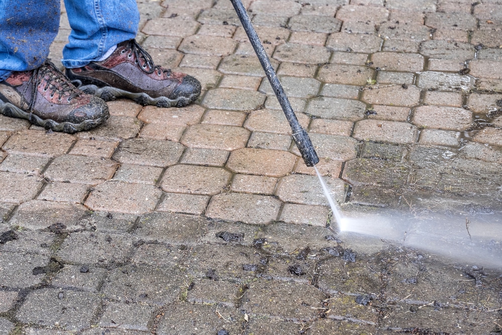 how to use patio cleaner