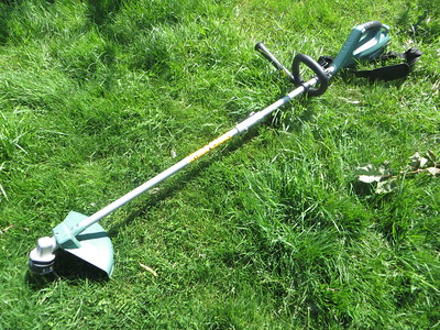 a-garden-device-that-makes-it-easy-to-trim-your-lawn