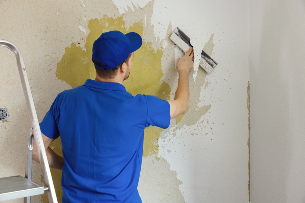 how much does wallpaper stripping cost in the uk